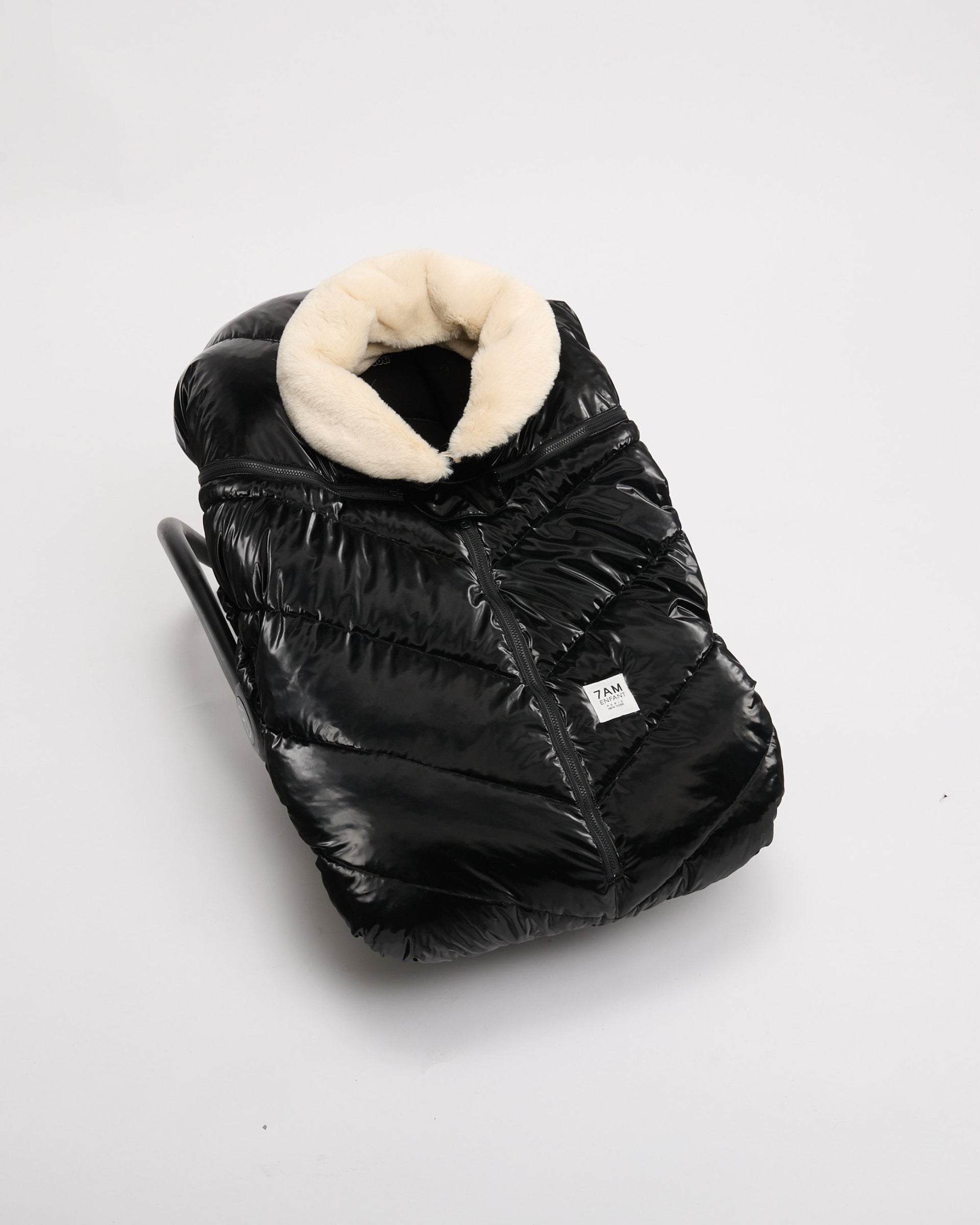 Black Liquid Shine Arctic White Faux Fur//