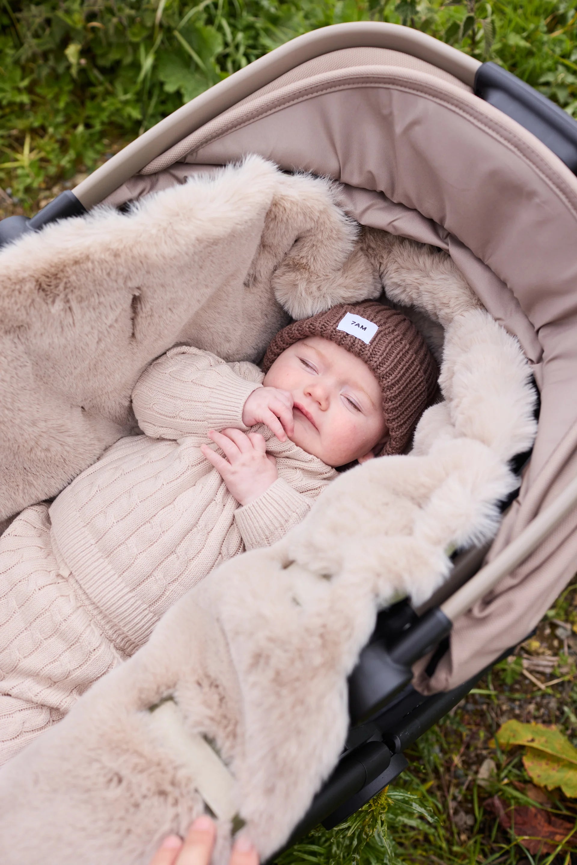 Woodland Greige Faux Fur//
