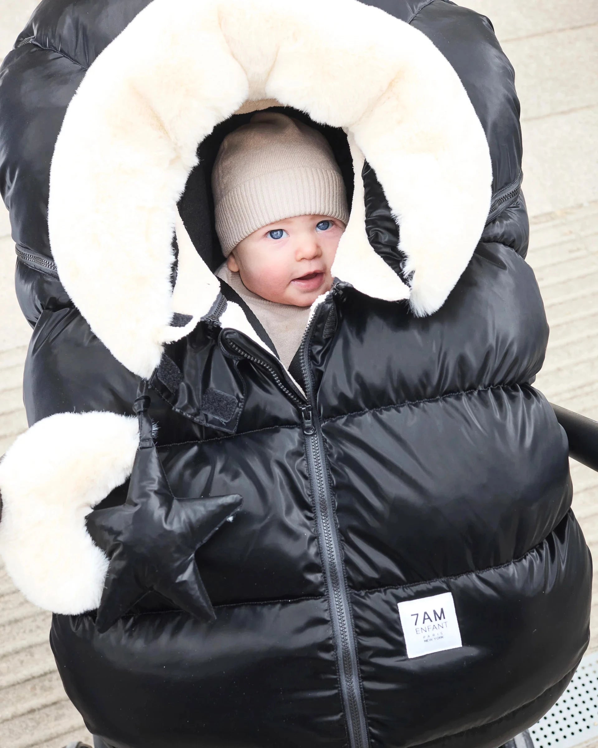 Black Liquid Shine Arctic White Faux Fur//