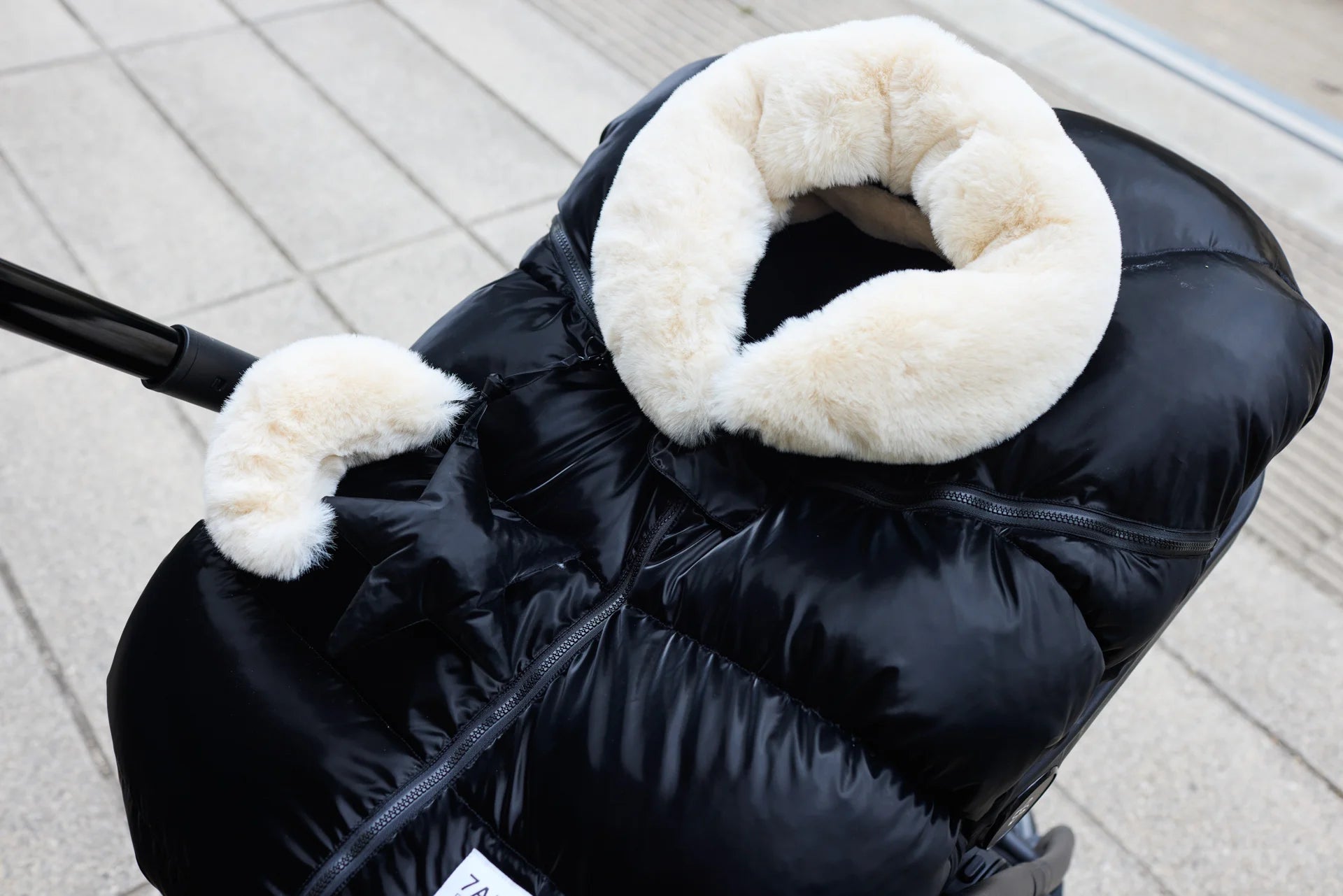 Car Seat Cocoon - Ushuaia / Liquid Shine