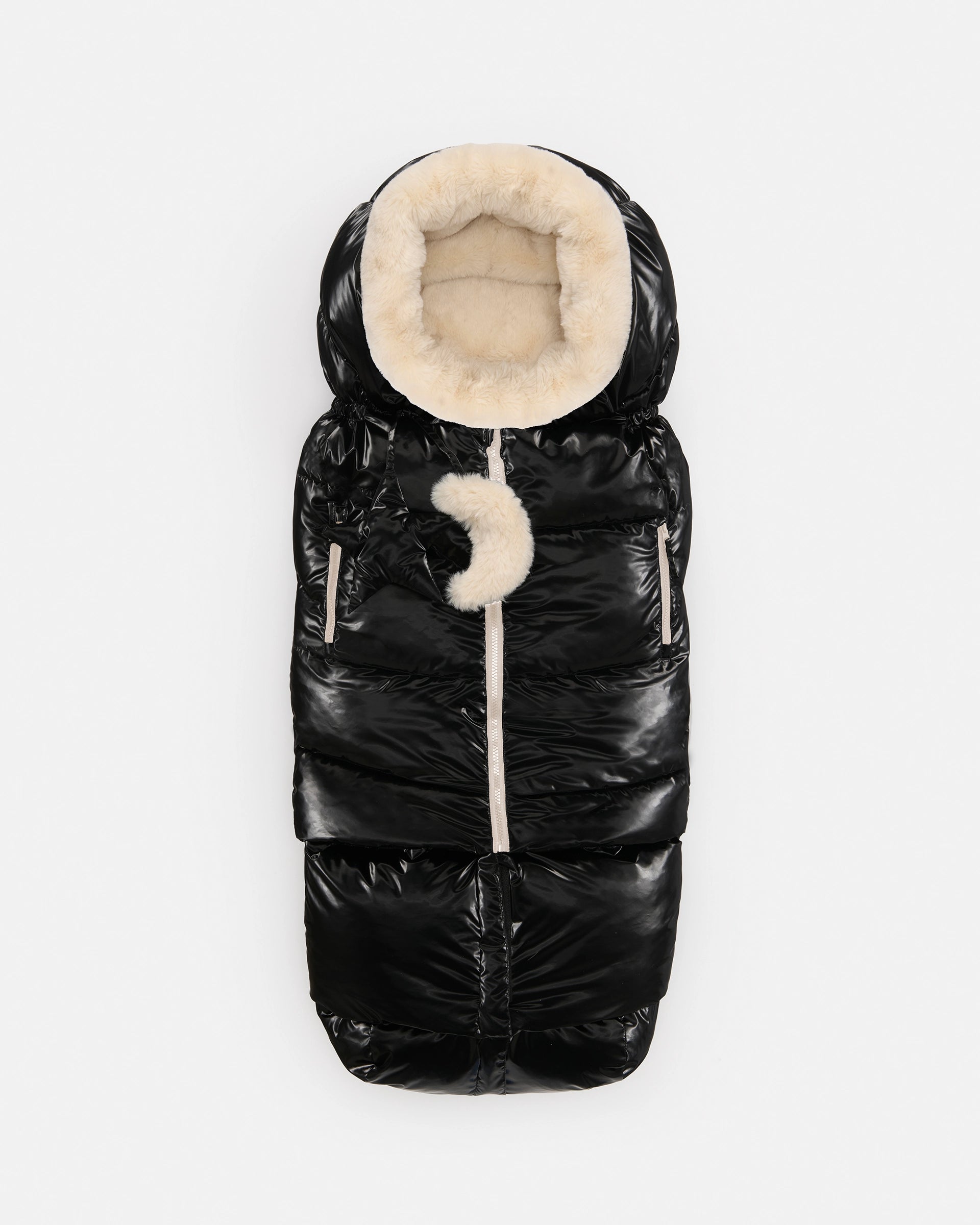 Black Liquid Shine Arctic White Faux Fur//