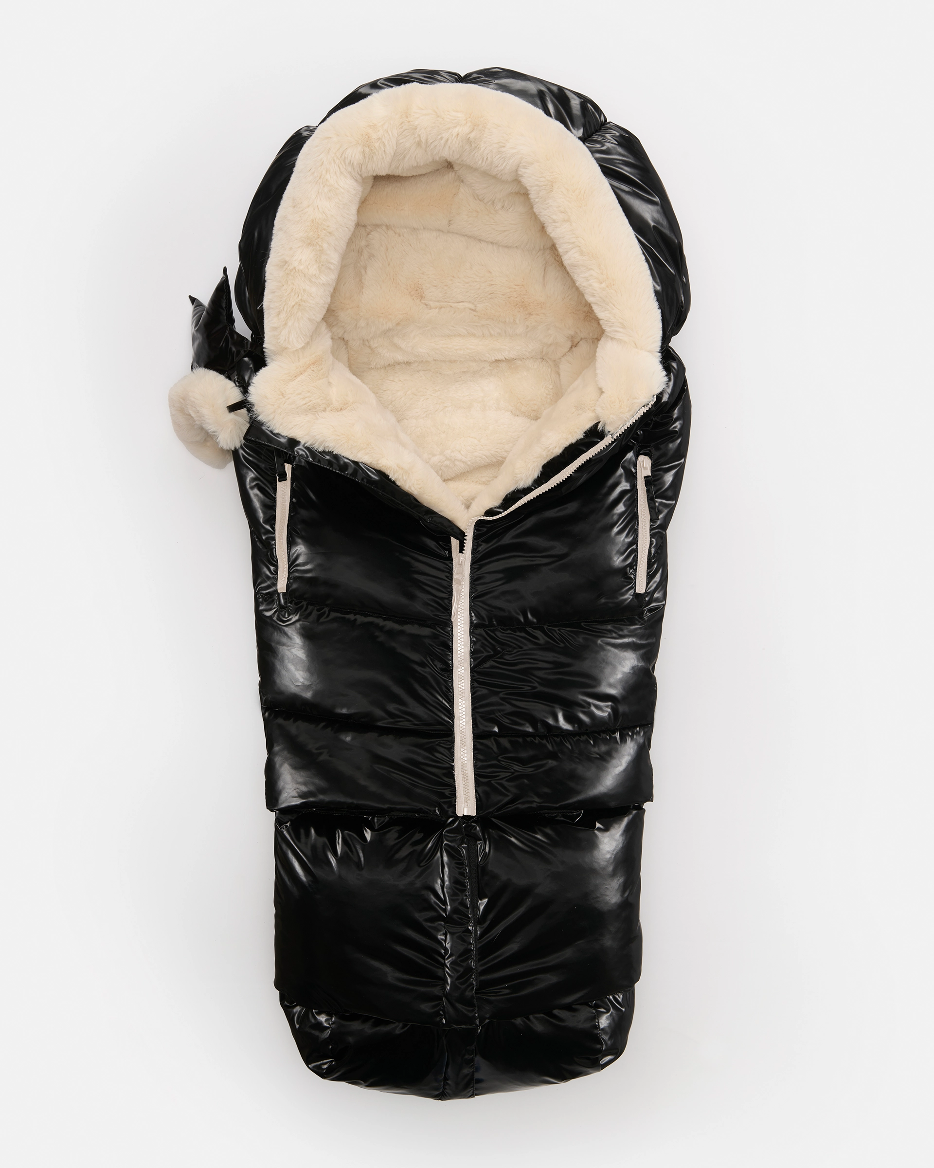 Black Liquid Shine Arctic White Faux Fur//