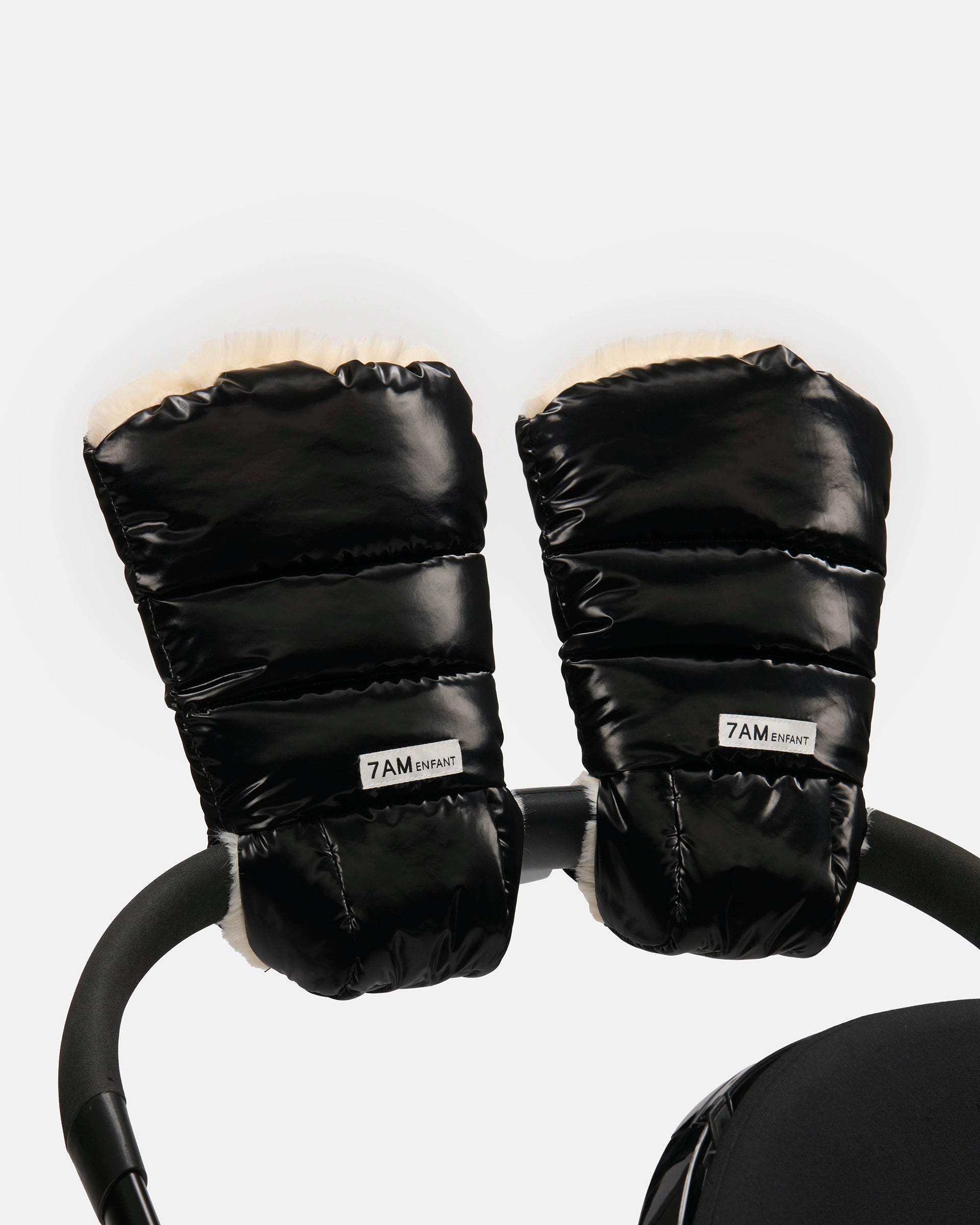 Black Liquid Shine Arctic White Faux Fur//