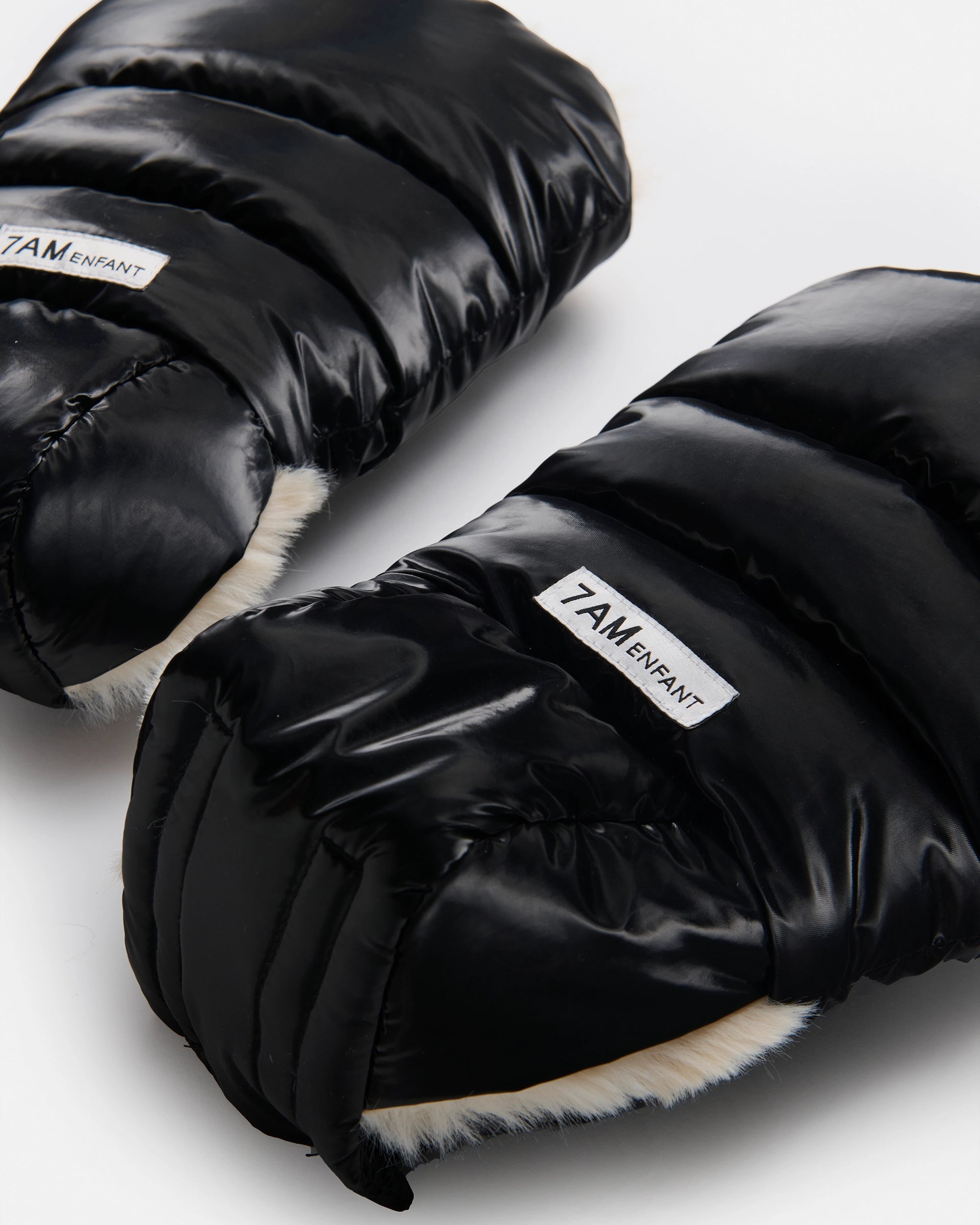 Black Liquid Shine Arctic White Faux Fur//
