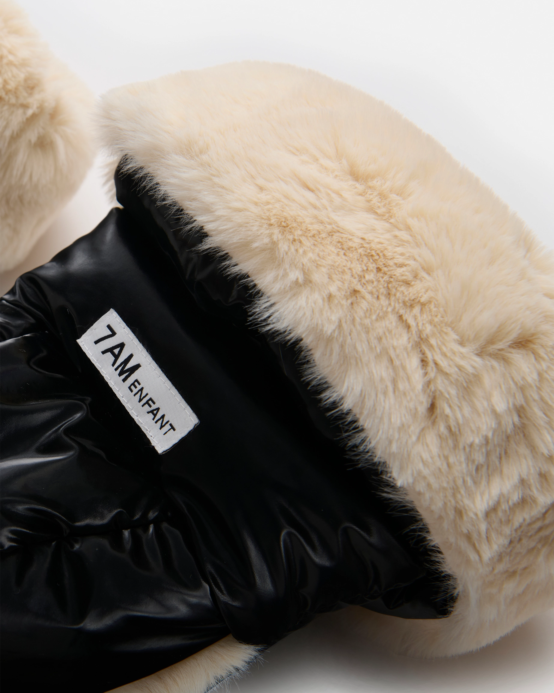 Black Liquid Shine Arctic White Faux Fur//