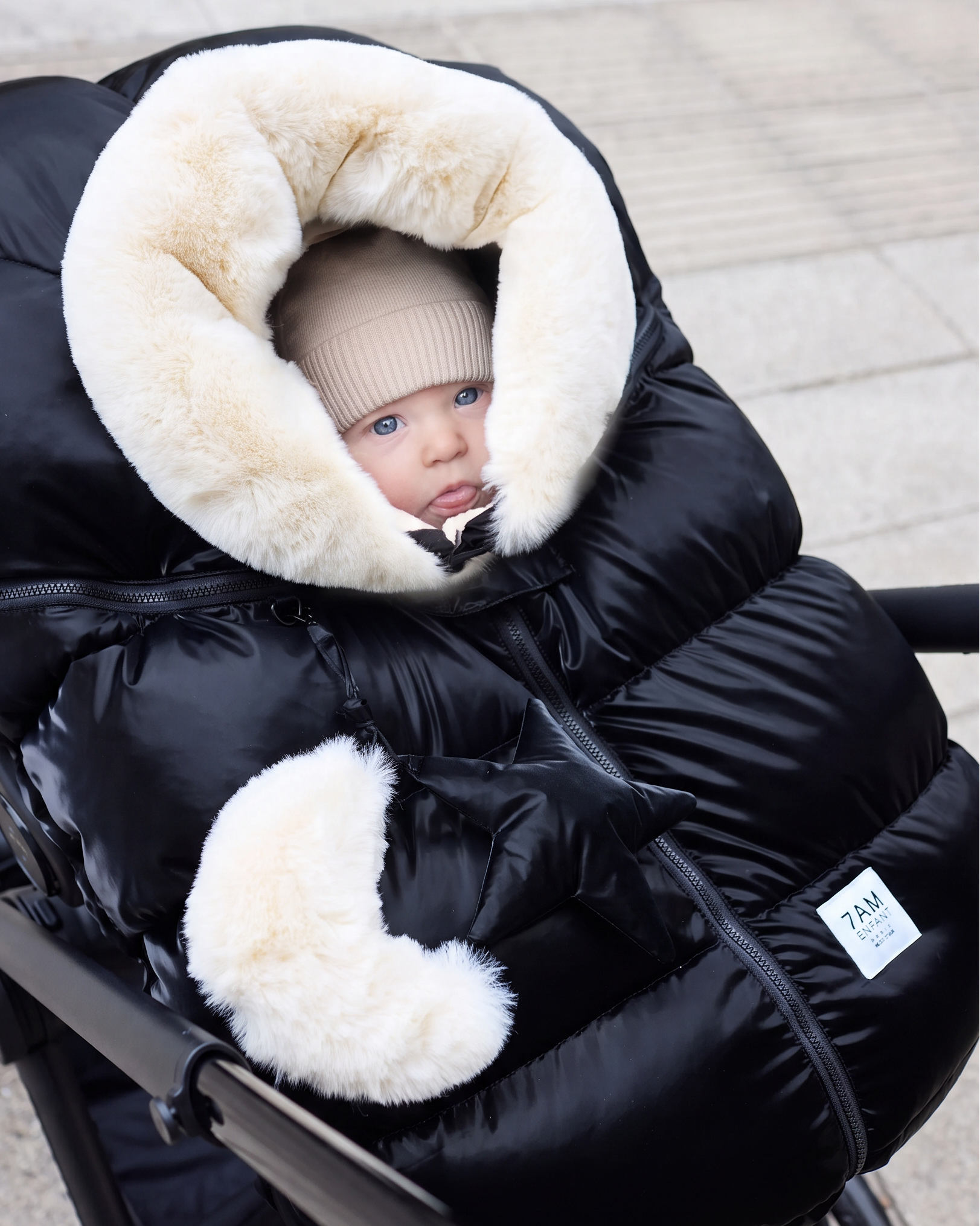 Black Liquid Shine Arctic White Faux Fur//