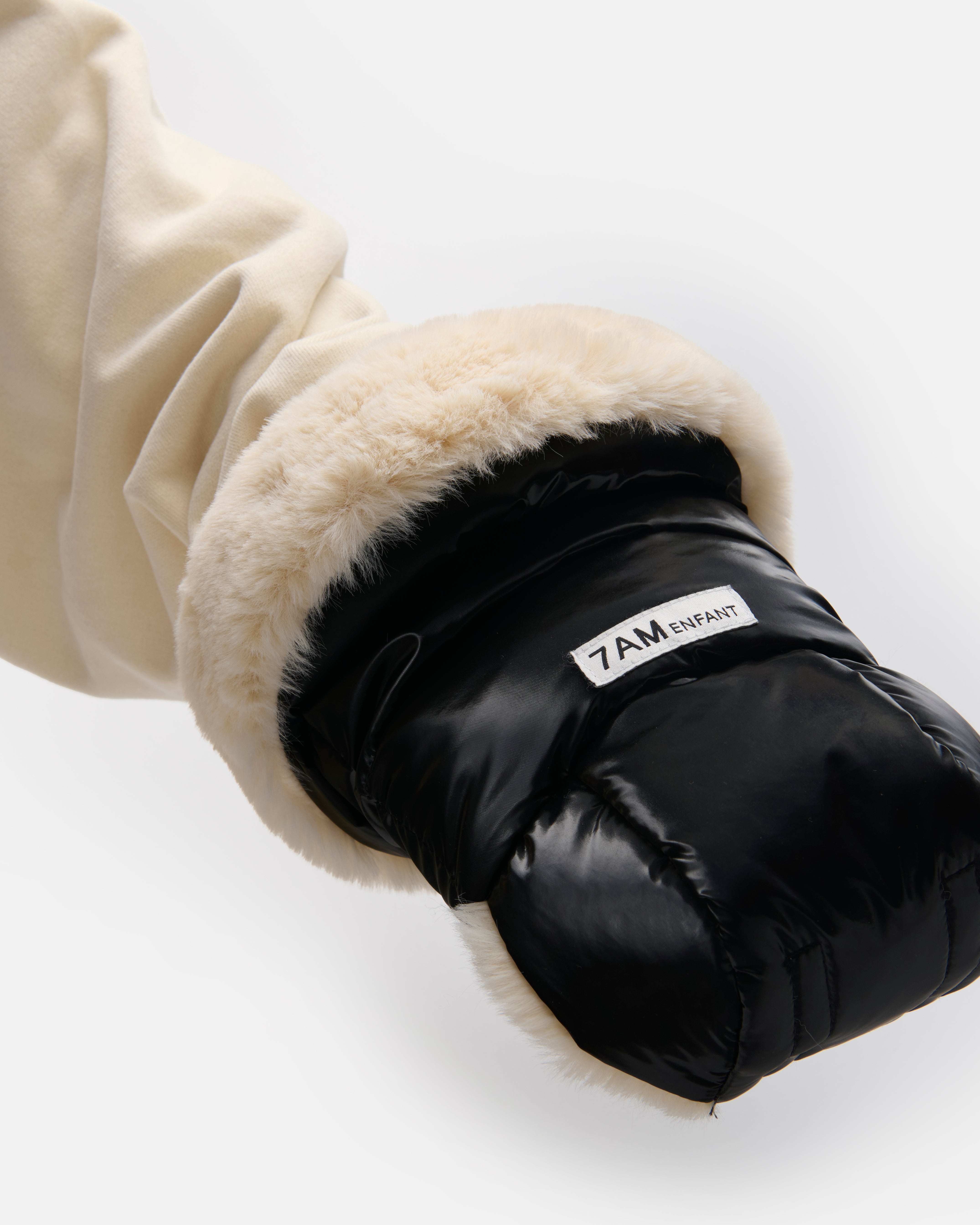 Black Liquid Shine Arctic White Faux Fur//