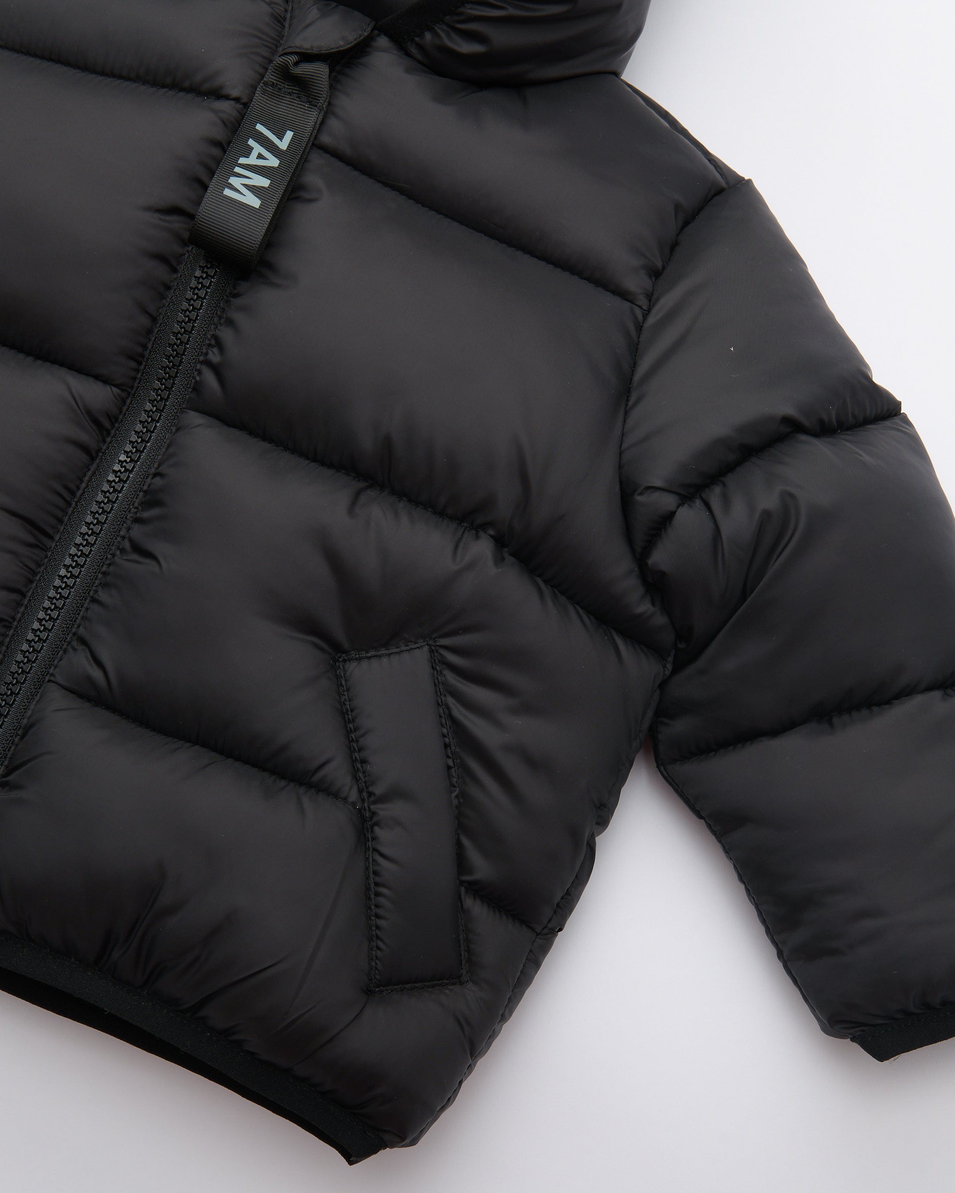 Black//