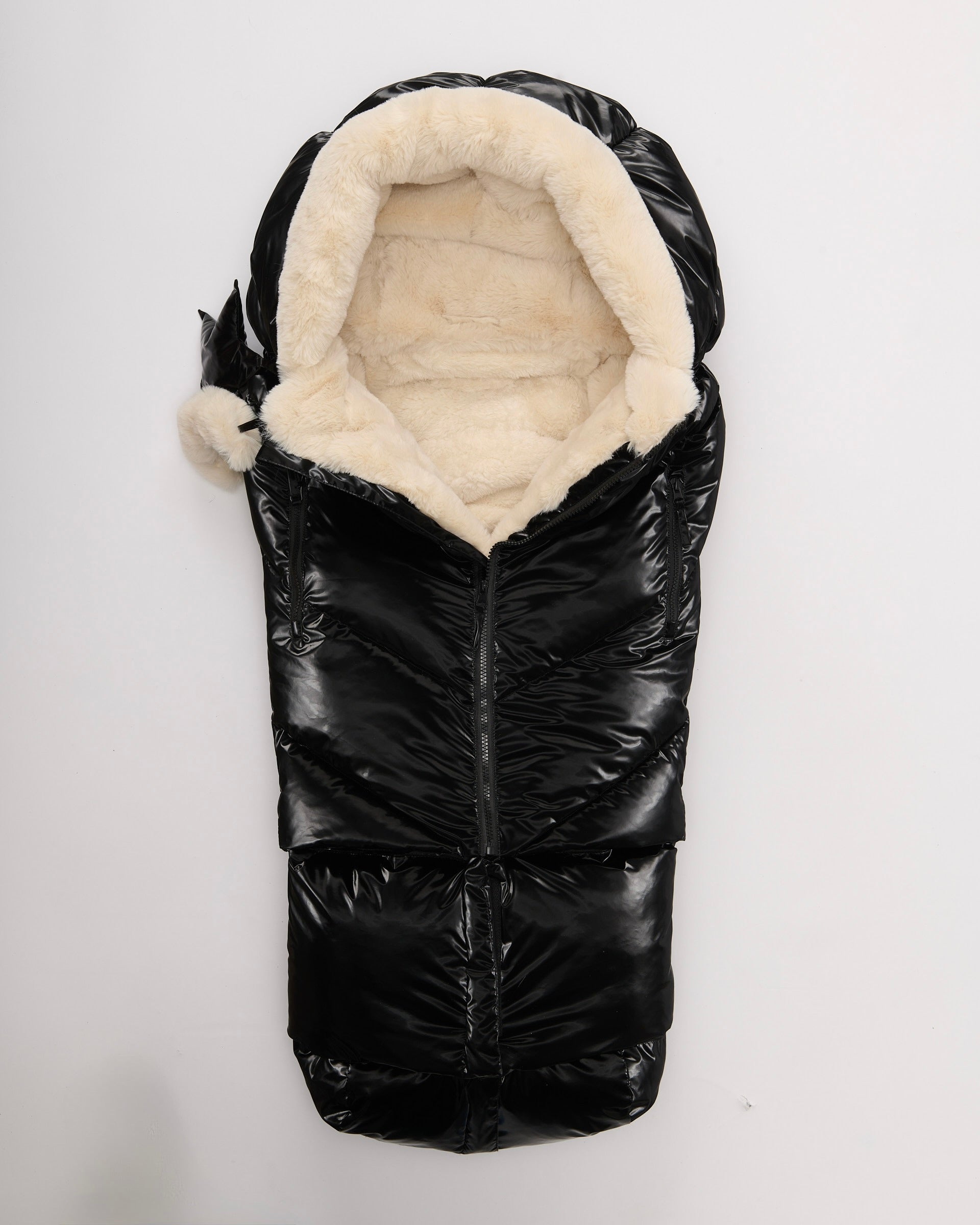Black Liquid Shine Arctic White Faux Fur//