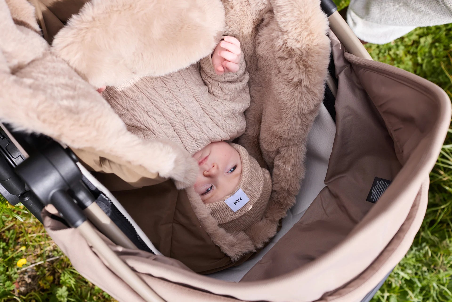 Moss Brown Greige Faux Fur//