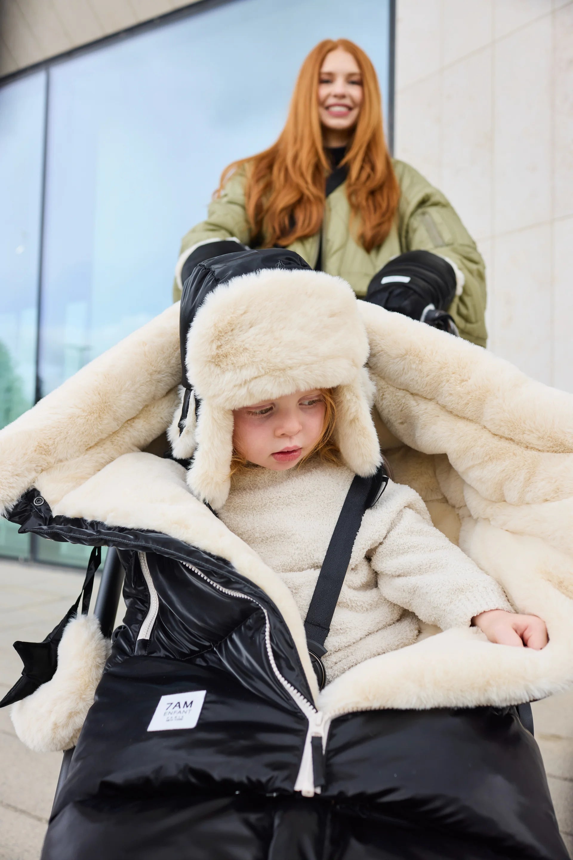 Black Liquid Shine Arctic White Faux Fur//