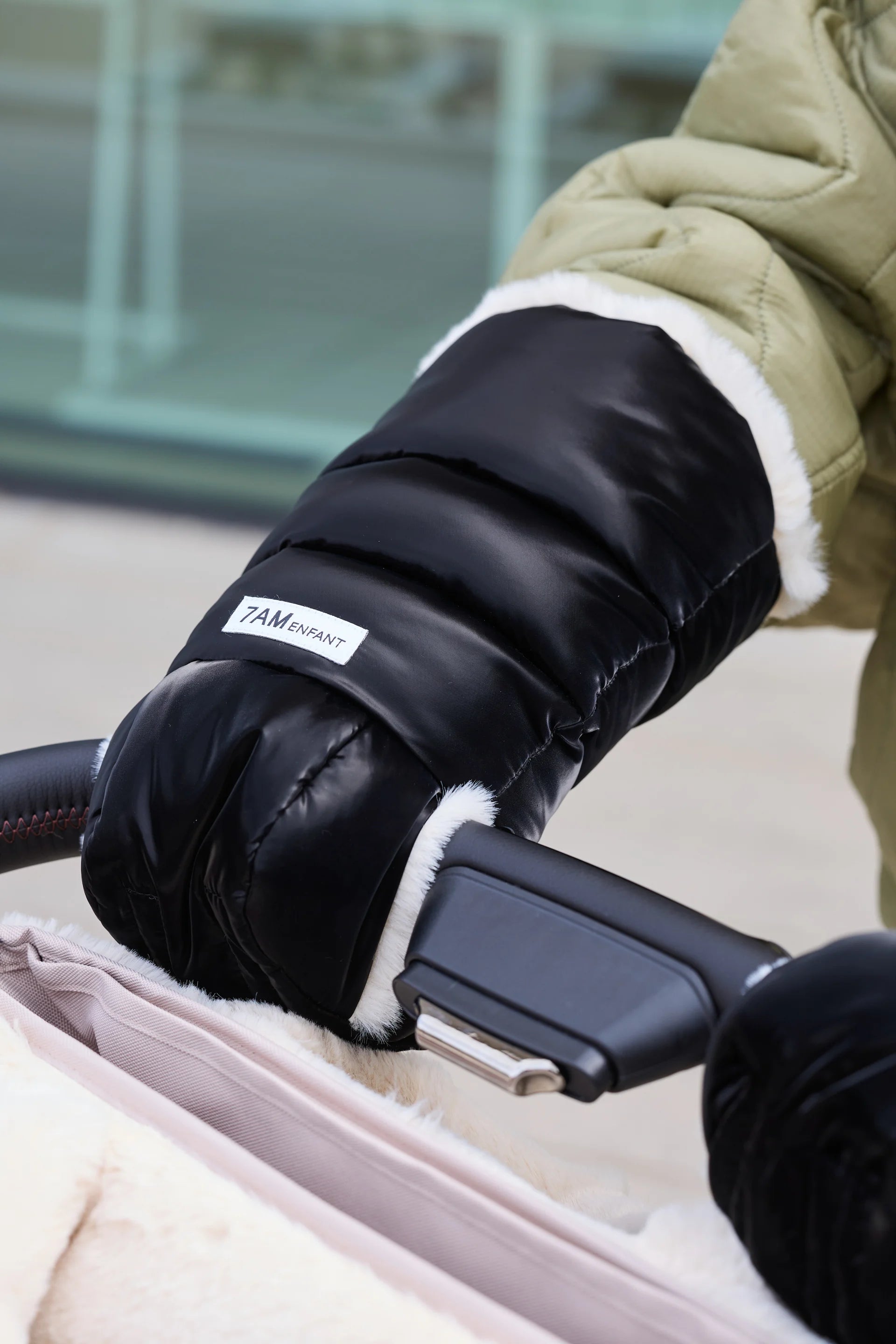 Warmmuffs - Ushuaia / Liquid Shine