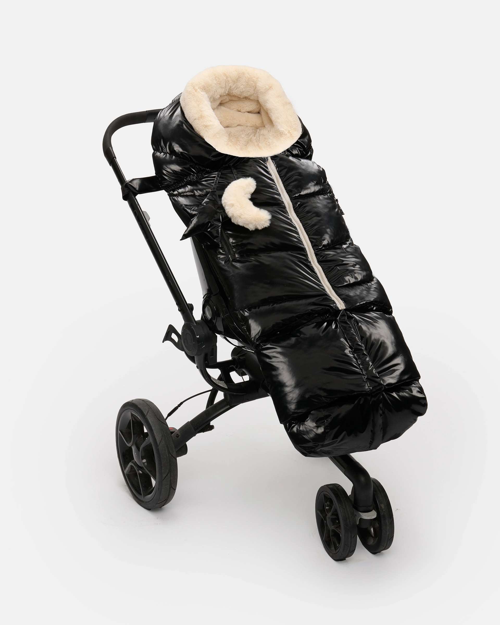 Black Liquid Shine Arctic White Faux Fur//